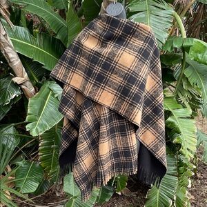 Tahari reversible fringe scarf or wrap